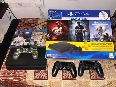 بلاي ستيشن ٤  ٥٠٠ جيجا سليم معه ٢ سي دي فيفا  وجي تي ايه ٥ أكونت