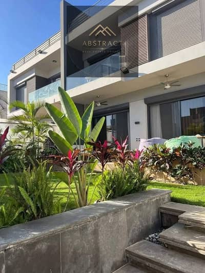 3-story corner villa with private pool, high-end finishing, ACs, and immediate delivery in Fifth Square, Golden Square, next to Mivida & AUC.