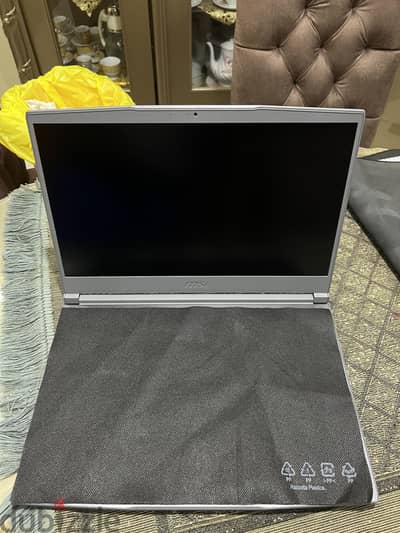 Msi Thin (like brand new)