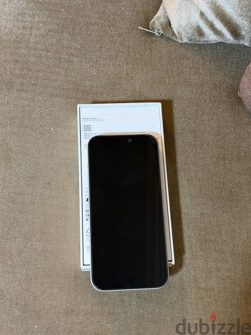 Apple - iPhone 17 Pro Max 4