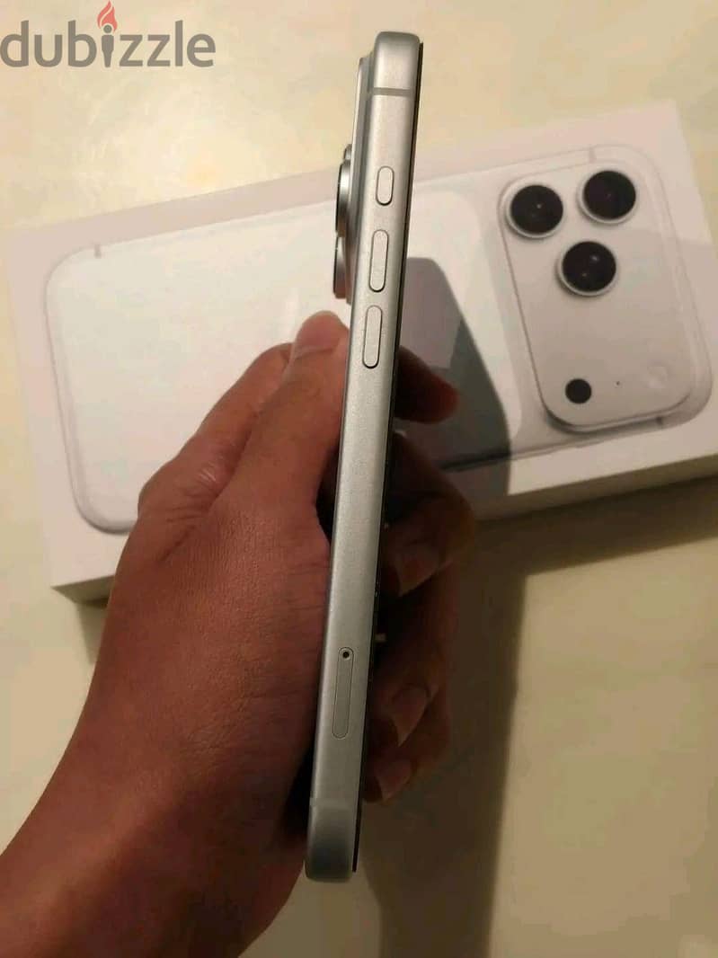Apple - iPhone 17 Pro Max 5