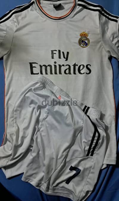 طقم ريال مدريد مستورد موسم 2013/2014 (تيشرت + شورت) رقم 7