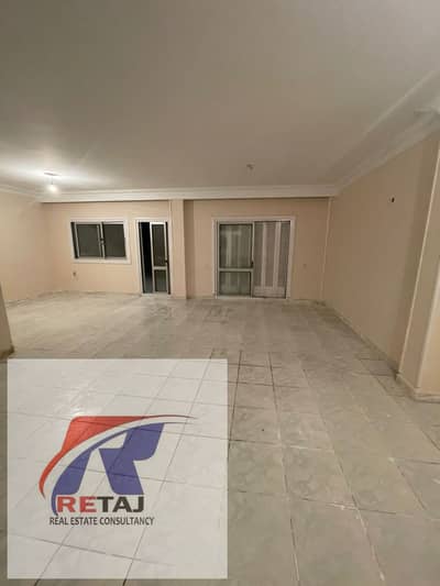شقة 250م للإيجار سكني أو إداري بشارع حسن الشريف