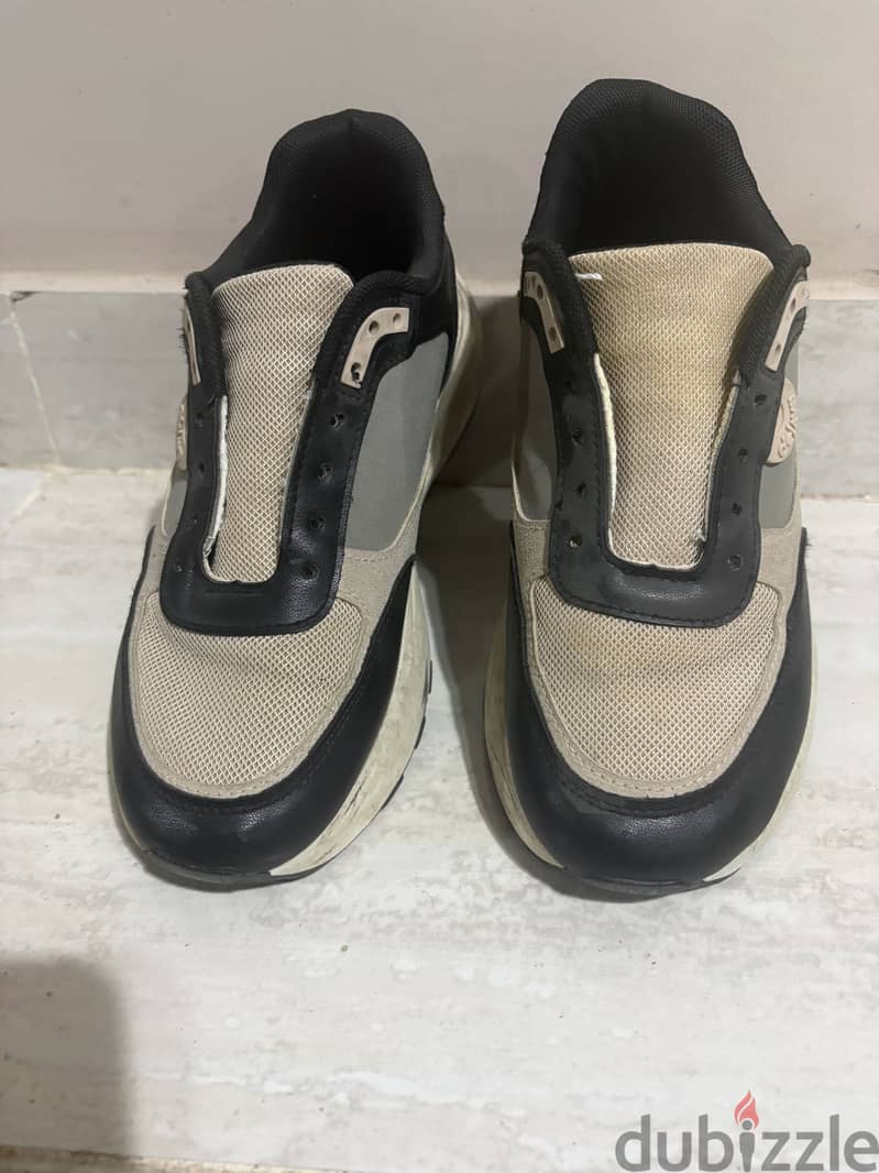 Dejavo shoes used like new 1