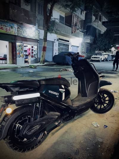 اسكوتر فيجوري للبيع استعمال 6 شهور محتاج 5 بطاريات والحاله كسر زيرو