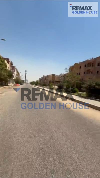 طريق رئيسي غير مجروح + أرض 260م + أرضي وأول متشطبين + رخصة للثاني والثالث والروف. . عمارة للبيع في حي الجولف بمدينة الشروق بسعر 9.5 مليون جنيه. . . . . .