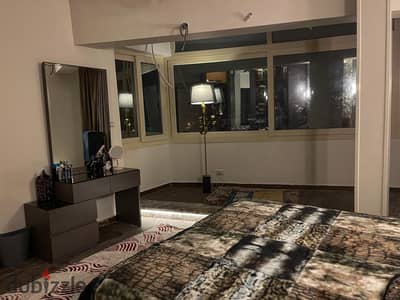 شقة للبيع داخل كمبوند Siano City – الكيلو 21 العجمي الإسكندرية   مساحة الشقة 125 متر، والتفاصيل: • 3 غرف نوم، منهم غرفة مفتوحة على الريسبشن • ريسبشن قطعتين • مطبخ أمريكان • حمام بكابينة شاور • الدور الخامس وعلى الشارع • تشطيب سوبر لوكس • عزل للسقف  متاح ا