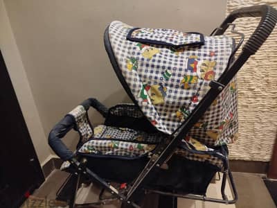 عربة بيبيى بحالة جيدة عربة بيبيى بحالة جيدة