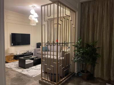 شقة للبيع داخل كمبوند Siano City – الكيلو 21 العجمي الإسكندرية   مساحة الشقة 125 متر، والتفاصيل: • 3 غرف نوم، منهم غرفة مفتوحة على الريسبشن • ريسبشن قطعتين • مطبخ أمريكان • حمام بكابينة شاور • الدور الخامس وعلى الشارع • تشطيب سوبر لوكس • عزل للسقف  متاح ا