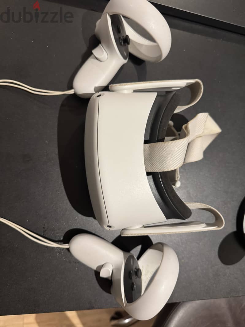 VR OCULUS META QUEST 2 1