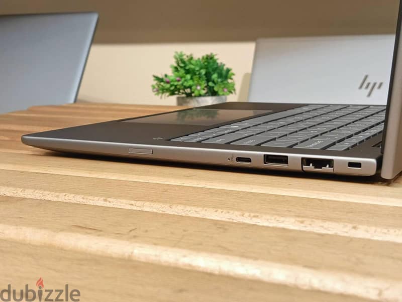 HP ZBook 8 G1 A 5