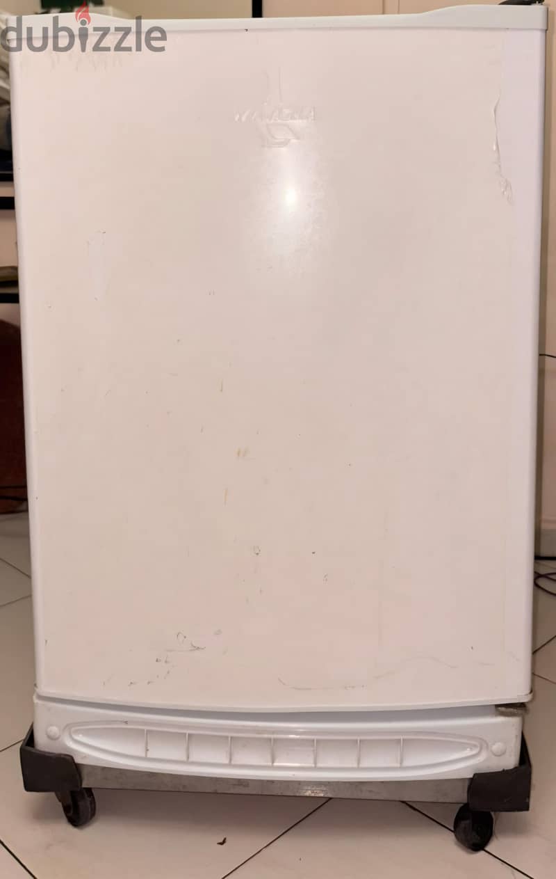 mini bar fridge - Alaska 2