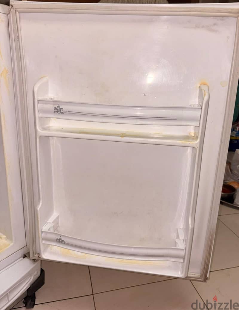 mini bar fridge - Alaska 3