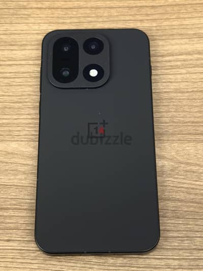 One Plus 15 CN (512 GB + 16 GB RAM)