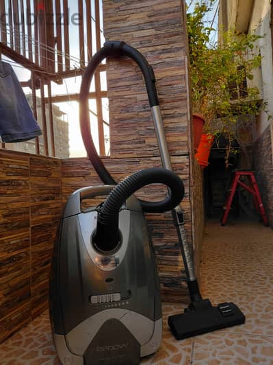 Kenwood VC2727 Vacuum Cleaner 2200W