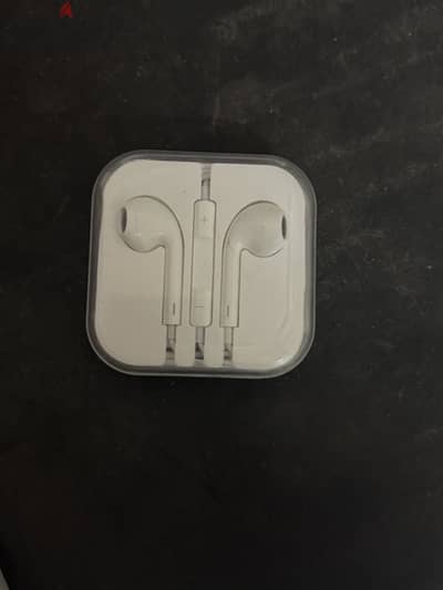 Apple Original Earbuds 3.5 mm new with box