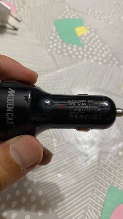 شاحن سيارة سريع 3 مخارج USB مع QC3.0