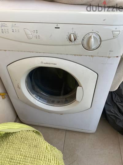 مجفف يعمل بحاله جيده جدا جدا
