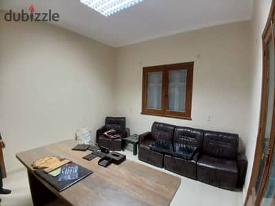 مقر إداري للإيجار في سبورتنج 70م دور أرضي مرتفع