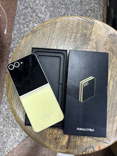 Galaxy Z Flip 6 256/12G Gold كالجديد