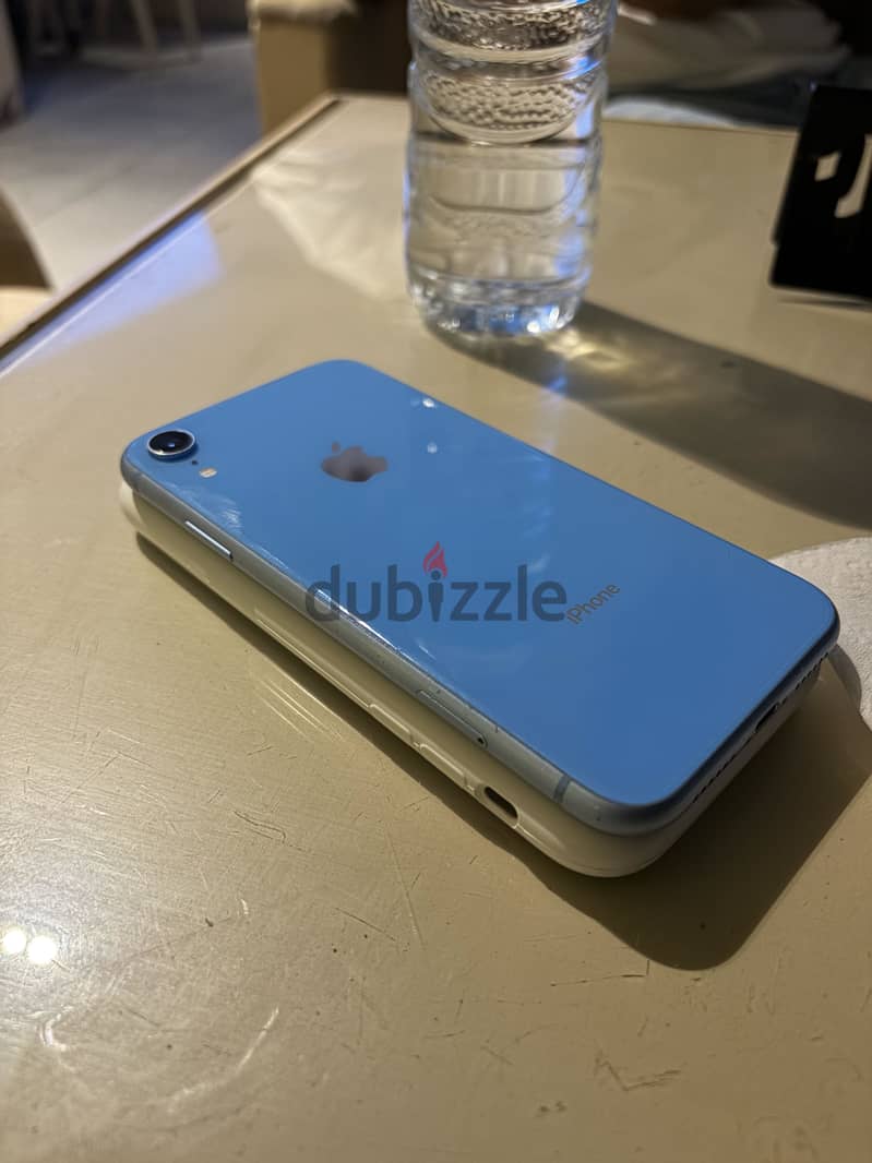iPhone XR 6