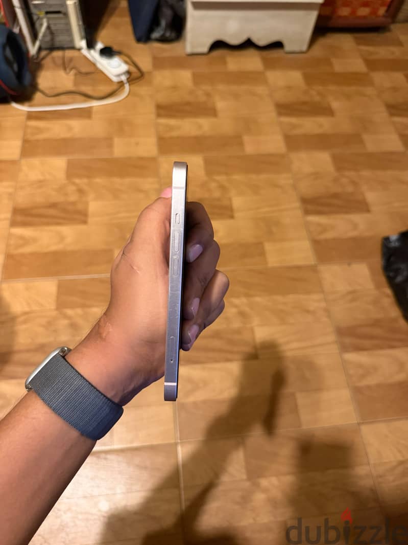 iPhone 13 4
