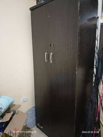 للبيع دولاب صغير للملابس