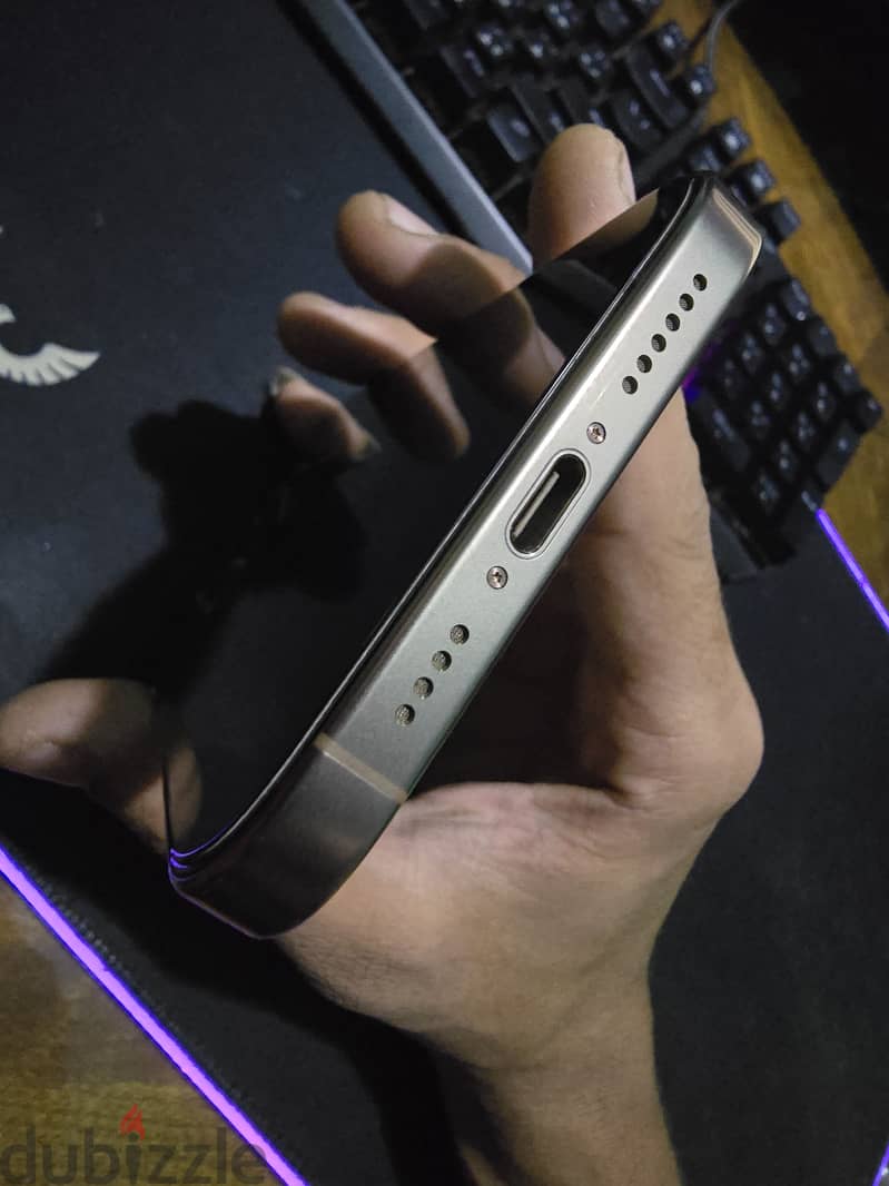 Apple - iPhone 16 Pro Max 4