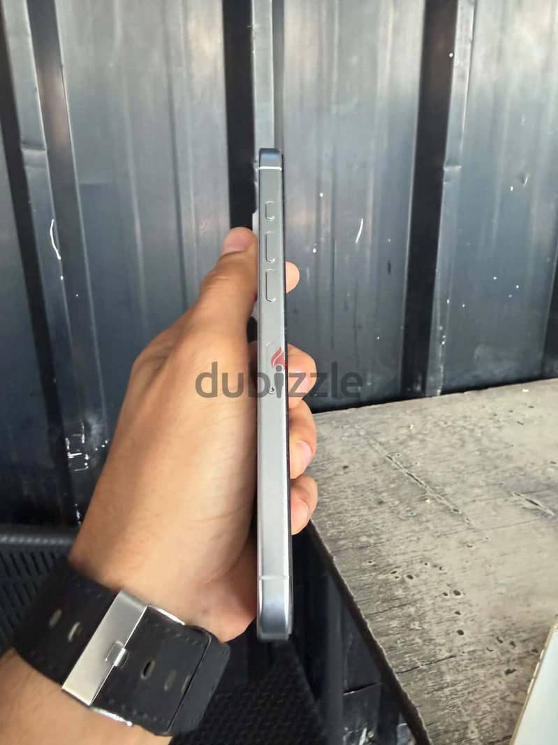 Apple - iPhone 16 Pro Max 2