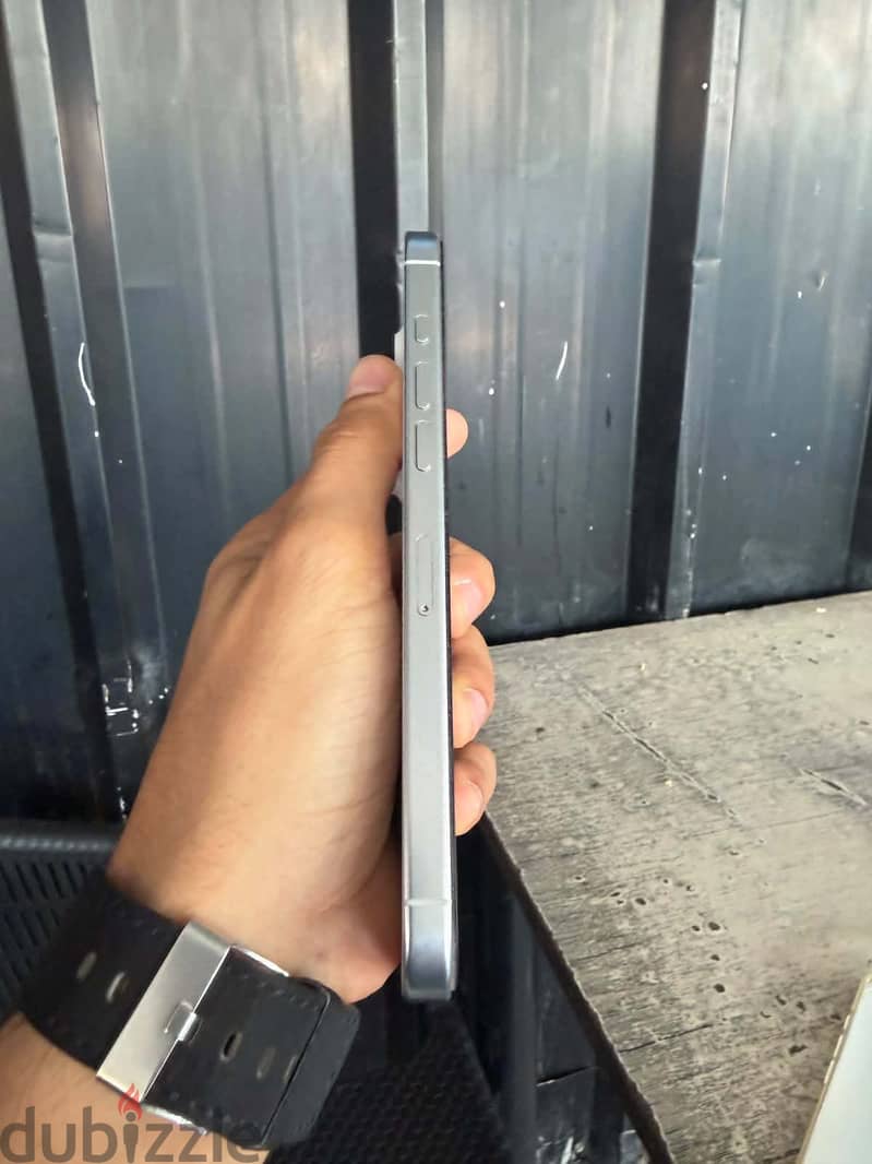 Apple - iPhone 16 Pro Max 3