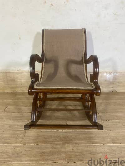 كرسى هزاز/ Rocking chair