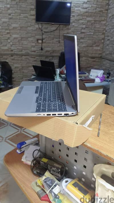 لاب توب احترافى للبيع