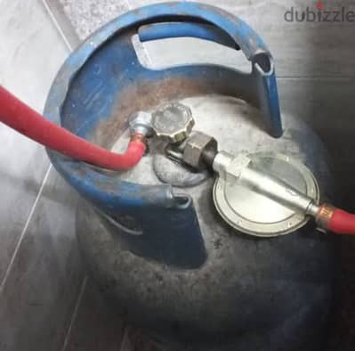 أنبوبة بوتاجاز بالمنظم