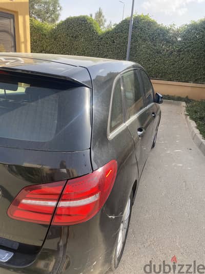 Mercedes-Benz B180 2015