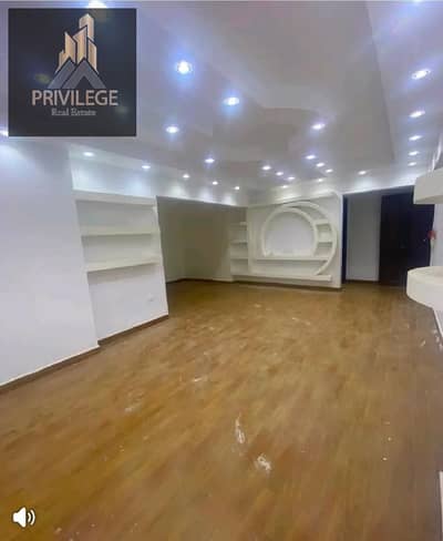 Apartment for rent in vacant residential area in Zahra Al-Maadi, Sector 7