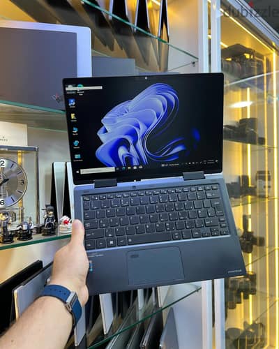 كور i7 جيل 12 شاشة تاتش أصحاب القطع النادره للجرافيك والبرمجة