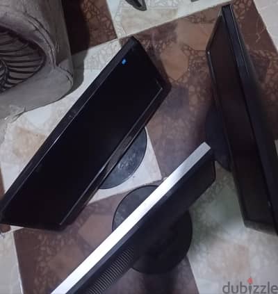 يوجد شاشتين 19 وشاشتين 20 بوصه فرز اول سعر الشاشه 900 جنيه