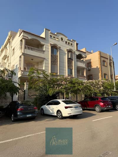 For sale, a duplex villa 320m + 110m garden and private entrance in a prime location in Al Banafseg, villas near Water Way and Mohamed Nagy Axis, in the best place in the First Settlement at the best price