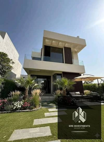 فيلا توين هاوس (ريسيل ) مفروشه بالتكيفات وتدفئه جاهزة للسكن فورا  داخل هايد بارك  Hyde Park New Cairo، باقل سعر في السوق - باطلاله مميزه