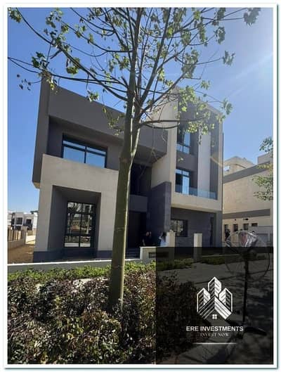 With only a 5% down payment and installments over 7 years, a corner townhouse is for sale in the fifth air conditioning tower, with a lagoon view and