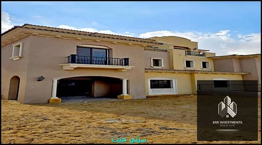 Middle townhouse for sale in City Gate (Sapphire) by Qatari Diar in the Golden Square - ready for immediate occupancy with payment facilities