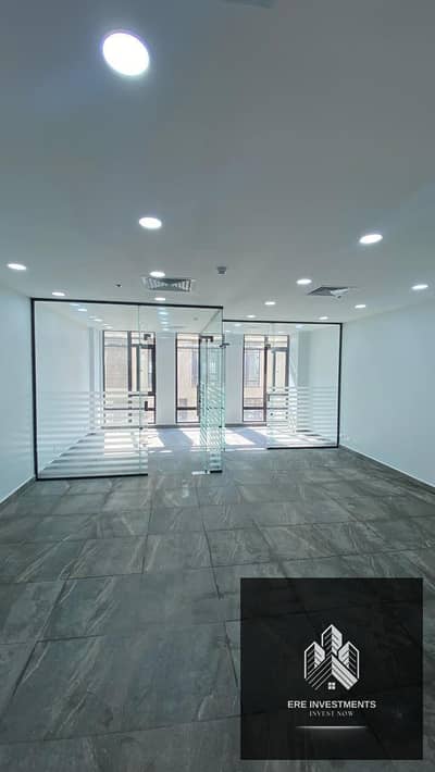For rent: A prime, fully finished administrative office space, ready for immediate occupancy, in a prestigious location in District 5, Fifth Settlemen