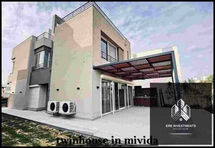 Twin house with a distinctive finish at an incredible price (resale) in Mivida Parcel 2, a prime location - immediate occupancy