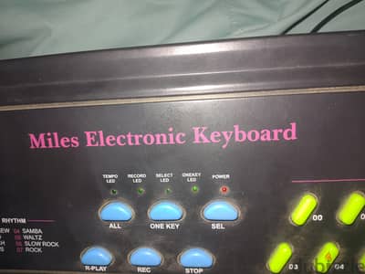 key board للبيع بحاله جيده