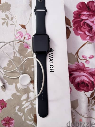 Apple watch SE 44M B93%
