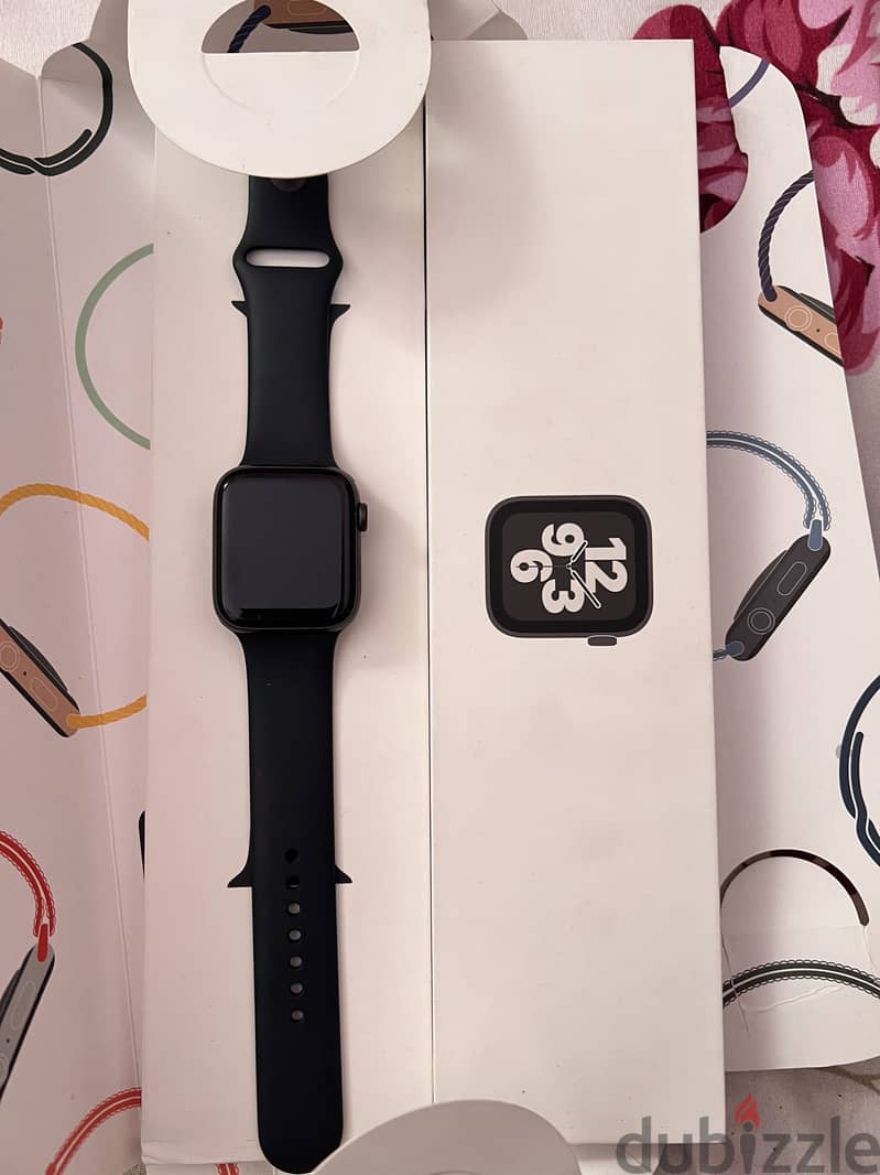 Apple watch SE 44M B93% 2