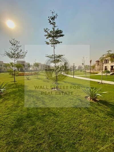 Villa twin house for sale in madinaty ready within months garden view with old contract