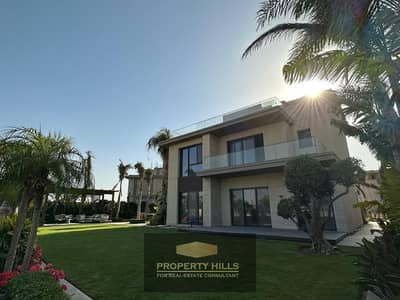 Lowest price, receive now a 3-story villa with a golf view in Sodic Sheikh Zayed near Arkan Plaza