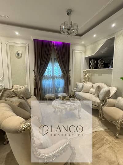  Villa for Sale | Mountain View October Park