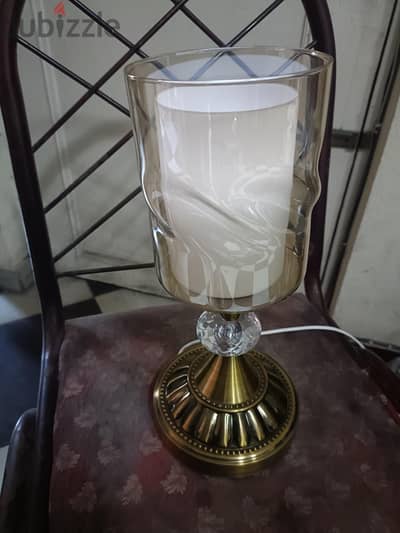 اباجورة كومود